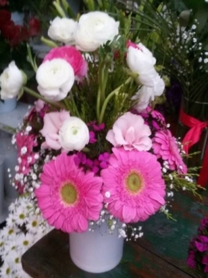 Alanya Çiçek Siparişi - Şakayık Gerbera ve Krizantem Aranjmanı